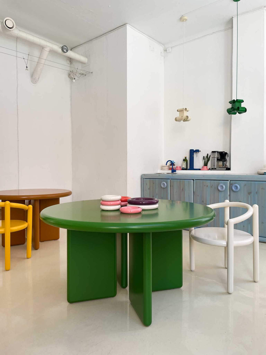 Chunky Round Table Dark Green