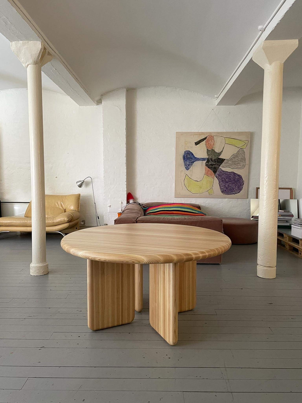Chunky Round Table Ash