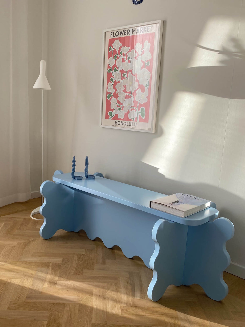 Curvy Bench Light Blue