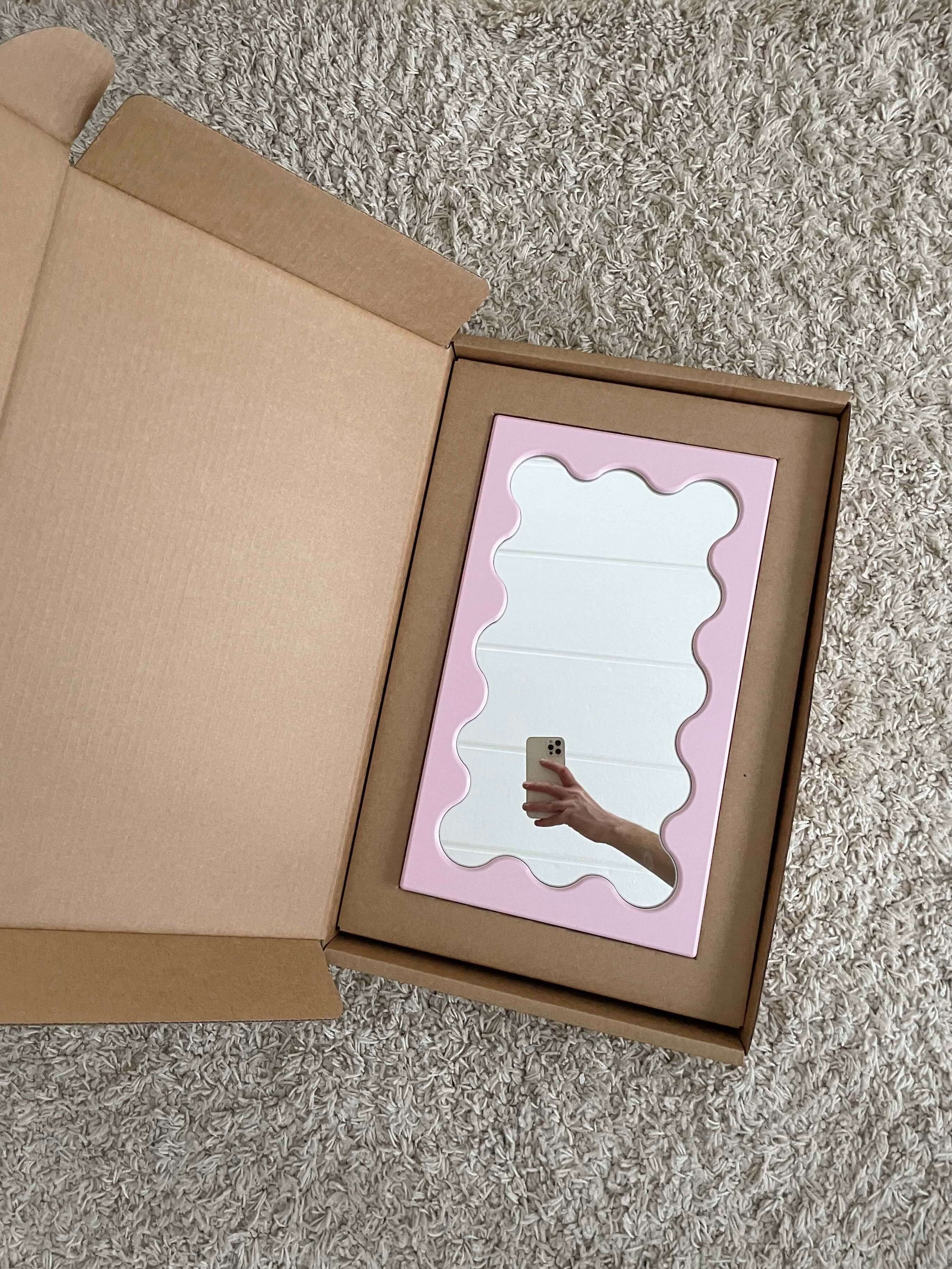 Curvy Mirror Micro Pink