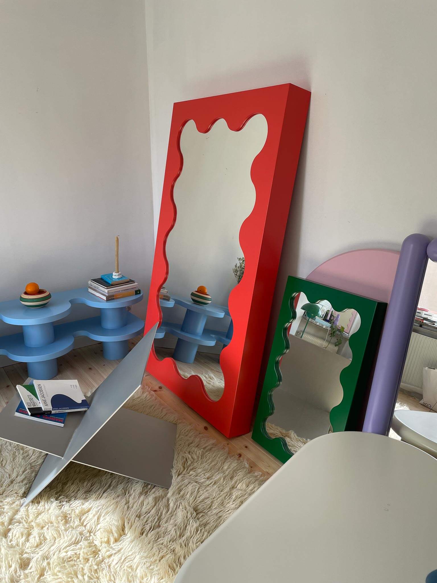 Curvy Mirror Red