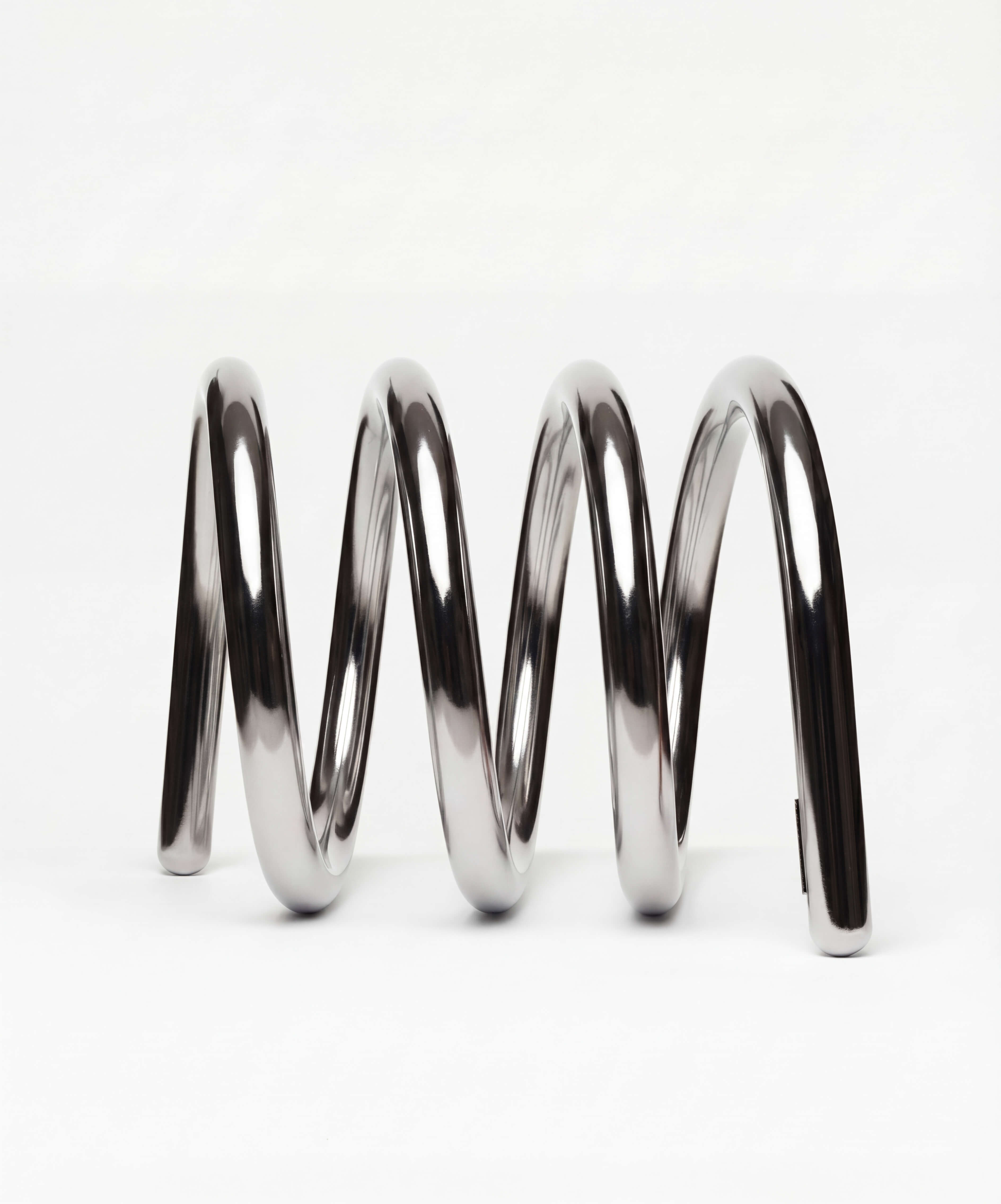 Spiral Stand Chrome packshot